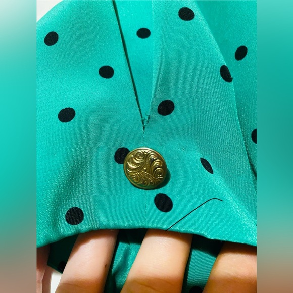 Art Deco Style Vintage Green Blouse with Navy Polka Dot buttons in back size 6 - Picture 6 of 8